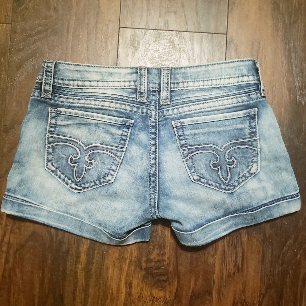 ROCK by ROCK REVIVAL Olivia Cuffed Light Denim Shorts 28